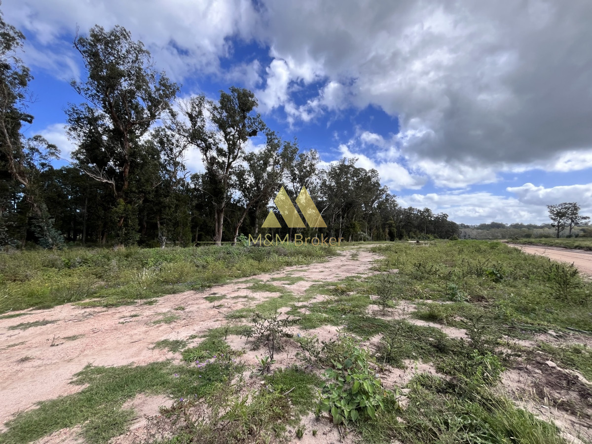 Terreno ID.410 - Venta terreno Pda 45 mansa (barrio privado)