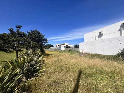 Venta terreno 440m a pasos del mar Montoya