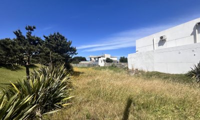 Venta terreno 440m a pasos del mar Montoya