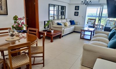 Hermoso apartamento en Roosevelt 2 dormitorios con vista al mar!