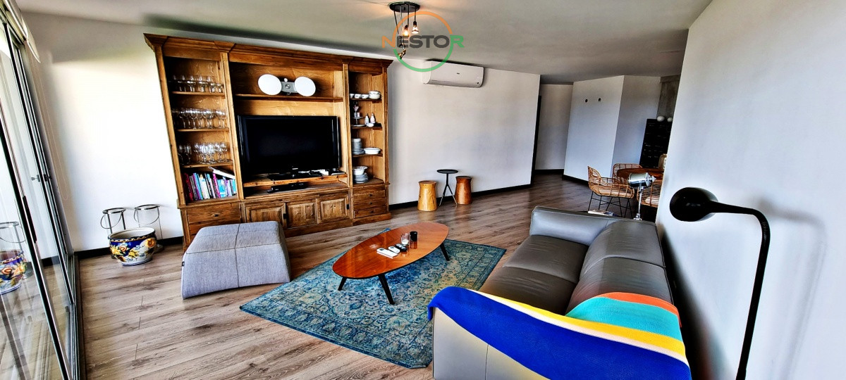 Apartamento ID.5285 - Frente al Mar, 3 dormitorios 3 baños, hermosa vista hacia Punta del Este
