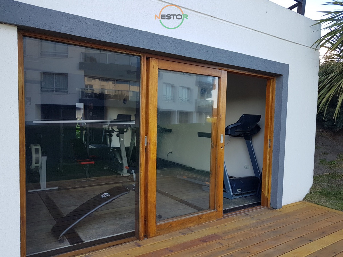 Apartamento ID.5285 - Frente al Mar, 3 dormitorios 3 baños, hermosa vista hacia Punta del Este