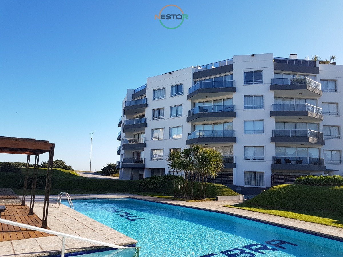 Apartamento ID.5285 - Frente al Mar, 3 dormitorios 3 baños, hermosa vista hacia Punta del Este