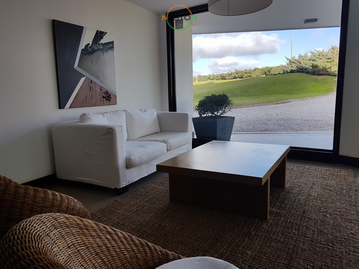 Apartamento ID.5285 - Frente al Mar, 3 dormitorios 3 baños, hermosa vista hacia Punta del Este