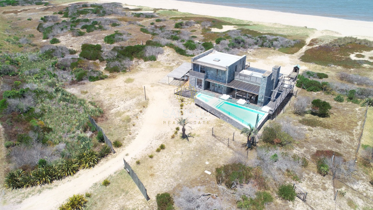 Casa ID.66704 - Sobre el mar Jose Ignacio Punta del Este Uruguay