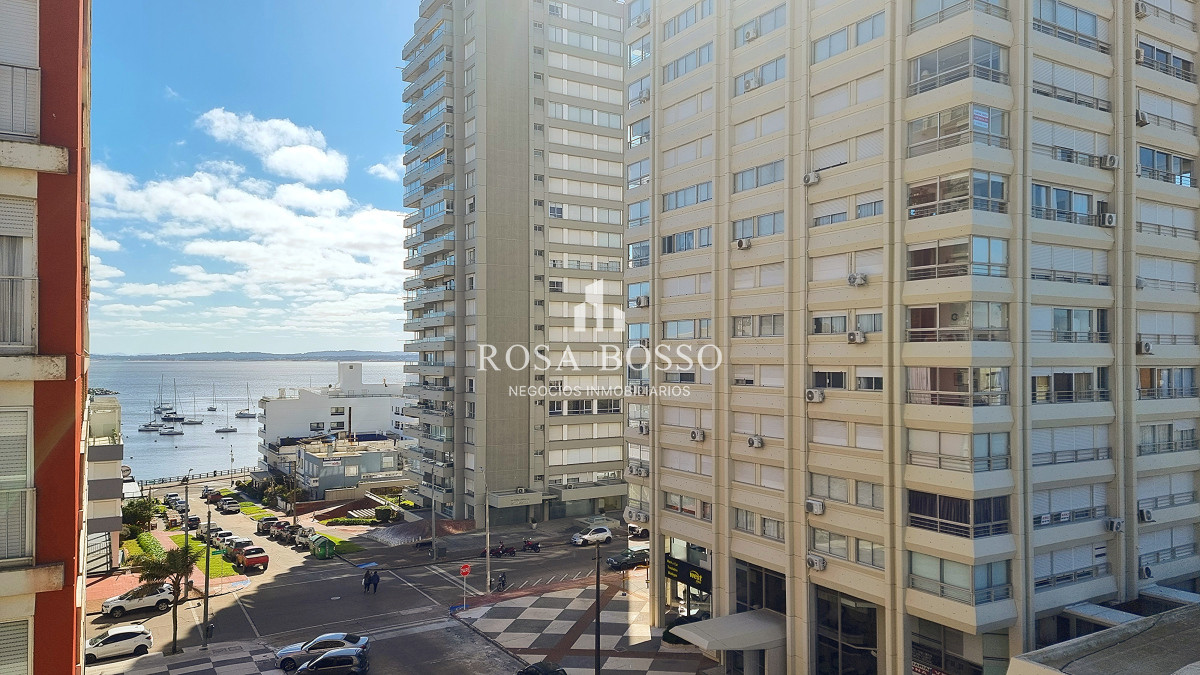 Apartamento ID.9788 - Apartamento Venta 3 dormitorios, 3 baños, parrillero, losa radiante y Vista al mar!