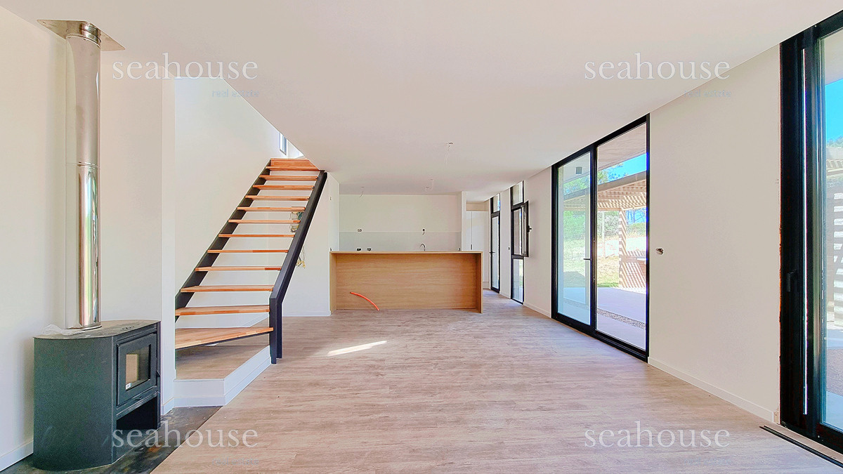 Casa Ref.919 - Casa a estrenar en barrio Privado. 3 dormitorios, 3 baños, calefacción