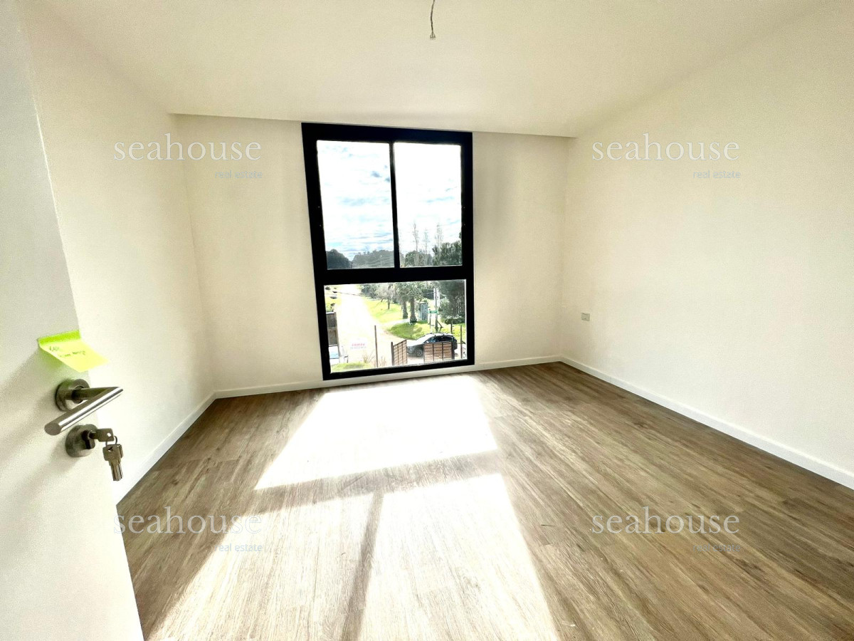 Casa Ref.919 - Casa a estrenar en barrio Privado. 3 dormitorios, 3 baños, calefacción