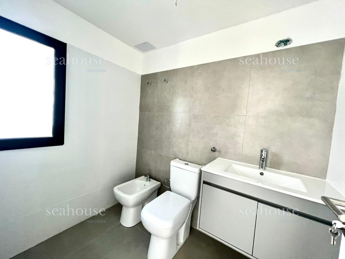 Casa Ref.919 - Casa a estrenar en barrio Privado. 3 dormitorios, 3 baños, calefacción