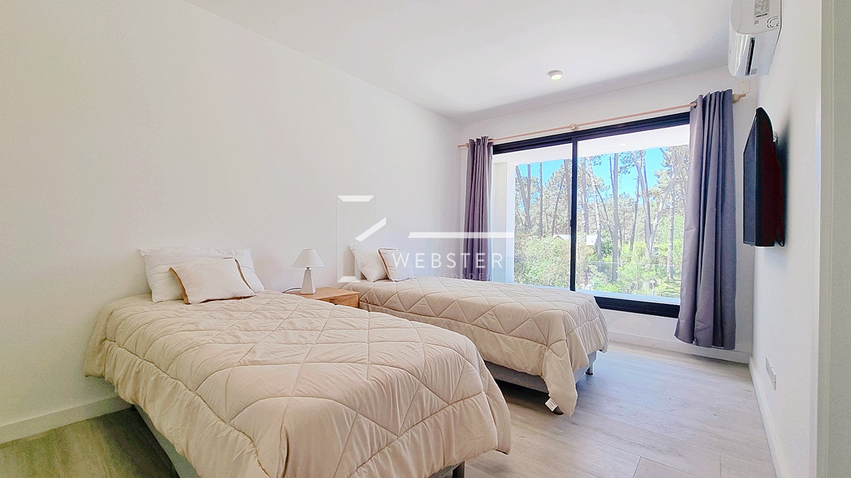 Casa ID.1757 - Casa a Estrenar en Barrio Privado. 4 Suites, Piscina climatizada, losa radiante.