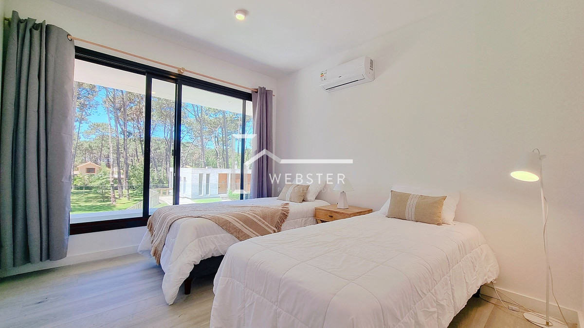 Casa ID.1757 - Casa a Estrenar en Barrio Privado. 4 Suites, Piscina climatizada, losa radiante.