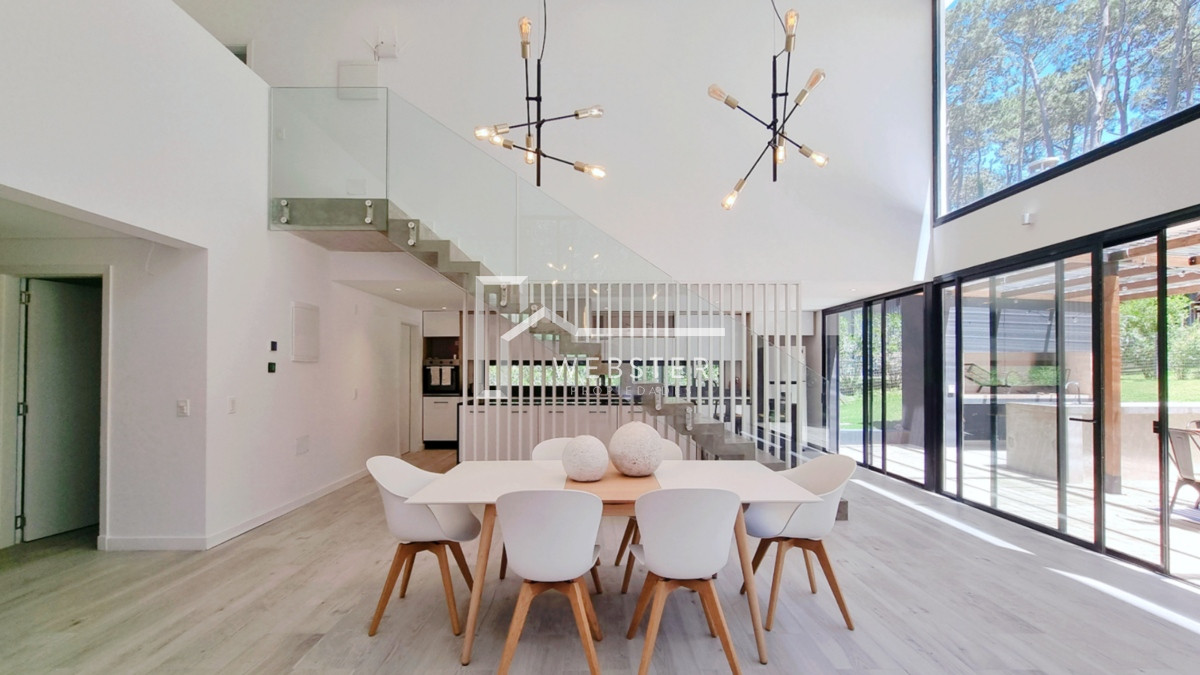 Casa ID.1757 - Casa a Estrenar en Barrio Privado. 4 Suites, Piscina climatizada, losa radiante.