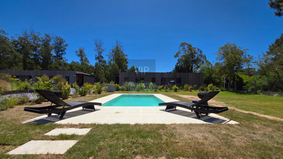 Casa ID.2149 - Casa en Barrio Privado en San Rafael, 3 dormitorios, 1000 metros terreno, calefacción