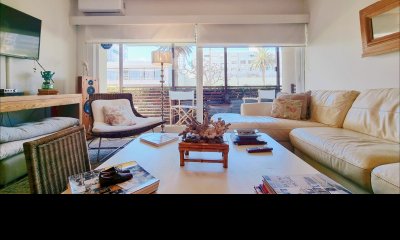 Venta Apartamento 3 dormitorios con parrillero en Peninsula