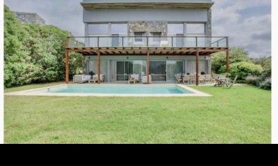 Exclusiva Casa en Barrio Privado con Vista al Mar