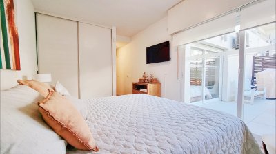 Apartamento moderno en Peninsula, 3 dormitorios, parrillero, garage doble. Planta Baja. - NDM23779A