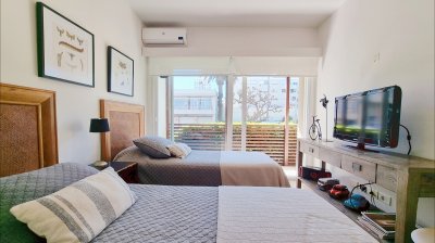 Apartamento moderno en Peninsula, 3 dormitorios, parrillero, garage doble. Planta Baja. - NDM23779A