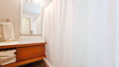 Apartamento moderno en Peninsula, 3 dormitorios, parrillero, garage doble. Planta Baja. - NDM23779A