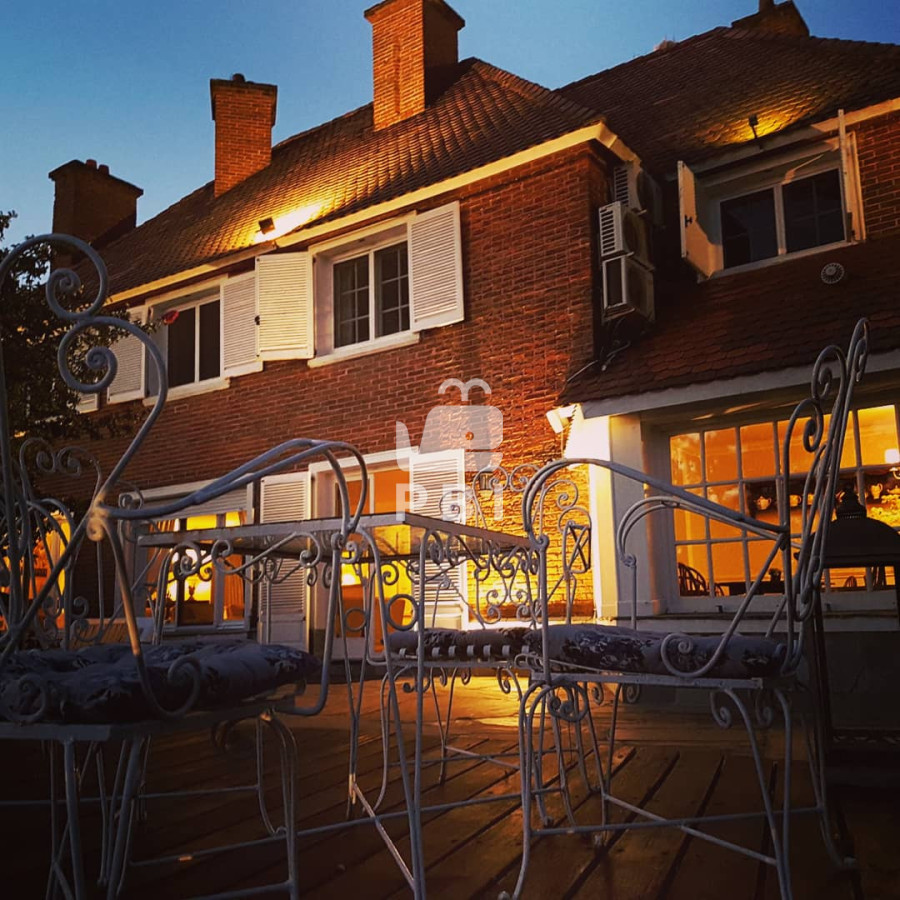 R3JhbiBjaGFsZXQgdHJhZGljaW9uYWwgOSBzdWl0ZXMgYSBwb2NhcyBjdWFkcmFzIGRlbCBNYXIuIC0gUmVmIDogUEJJMTU3MDQ=