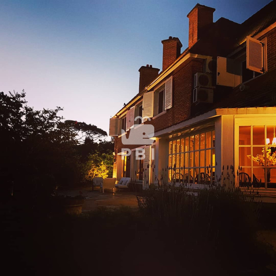 R3JhbiBjaGFsZXQgdHJhZGljaW9uYWwgOSBzdWl0ZXMgYSBwb2NhcyBjdWFkcmFzIGRlbCBNYXIuIC0gUmVmIDogUEJJMTU3MDQ=