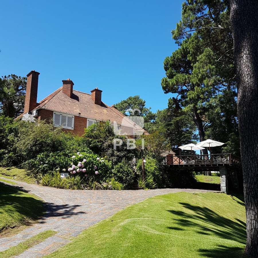 R3JhbiBjaGFsZXQgdHJhZGljaW9uYWwgOSBzdWl0ZXMgYSBwb2NhcyBjdWFkcmFzIGRlbCBNYXIuIC0gUmVmIDogUEJJMTU3MDQ=