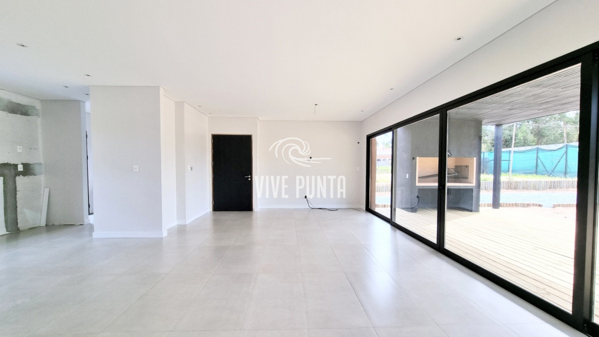 Casa ID.704 - Casa en Barrio Privado en San Rafael, 3 dormitorios, 1000 metros terreno, calefacción