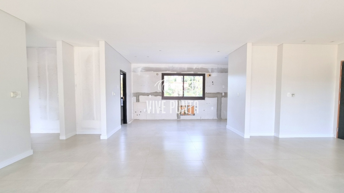 Casa ID.704 - Casa en Barrio Privado en San Rafael, 3 dormitorios, 1000 metros terreno, calefacción