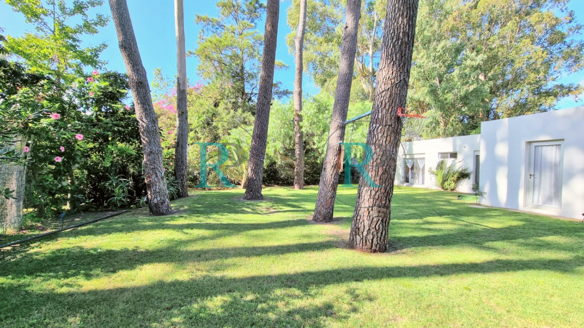 Casa ID.1134 - Casa Minimalista en San Rafael, 3 dormitorios + dependencia con lavadero 