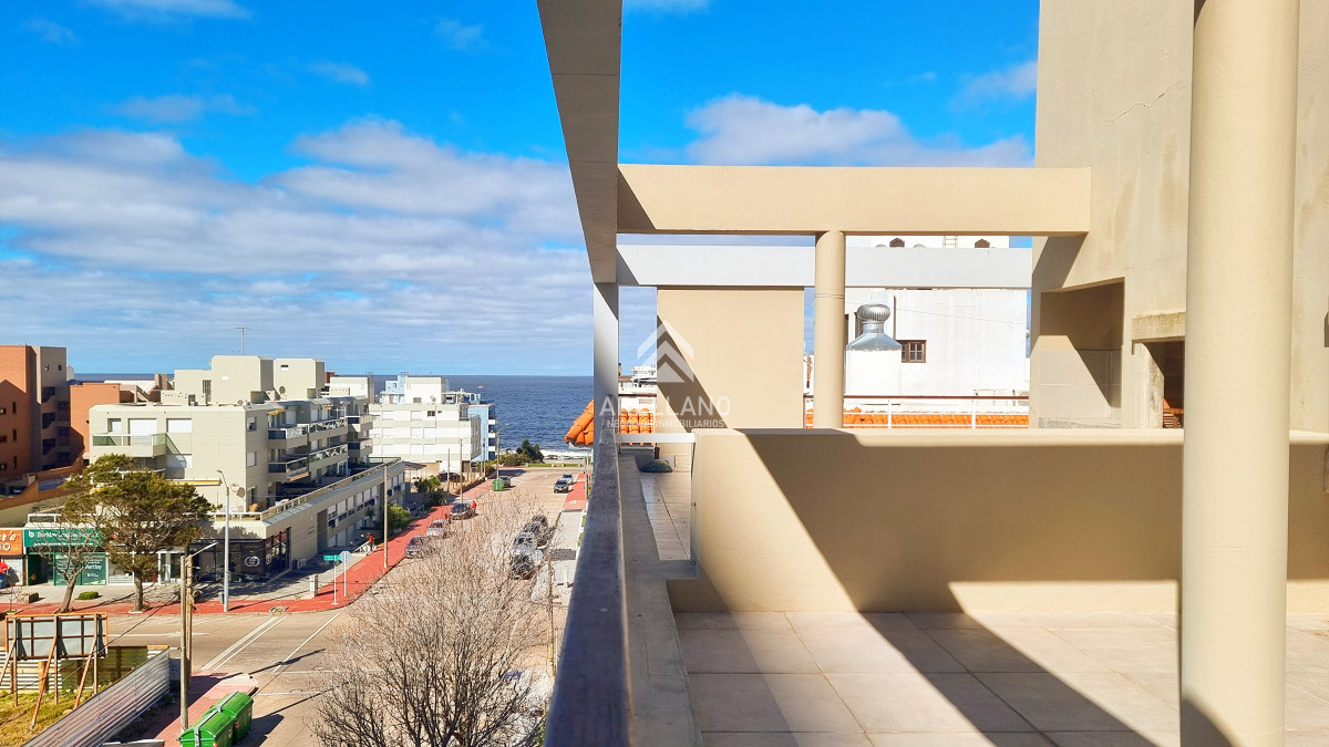 Apartamento ID.5542 - Venta Apartamento moderno, 3 dormitorios, 3 baños, parrillero, losa radiante y Vista al mar!