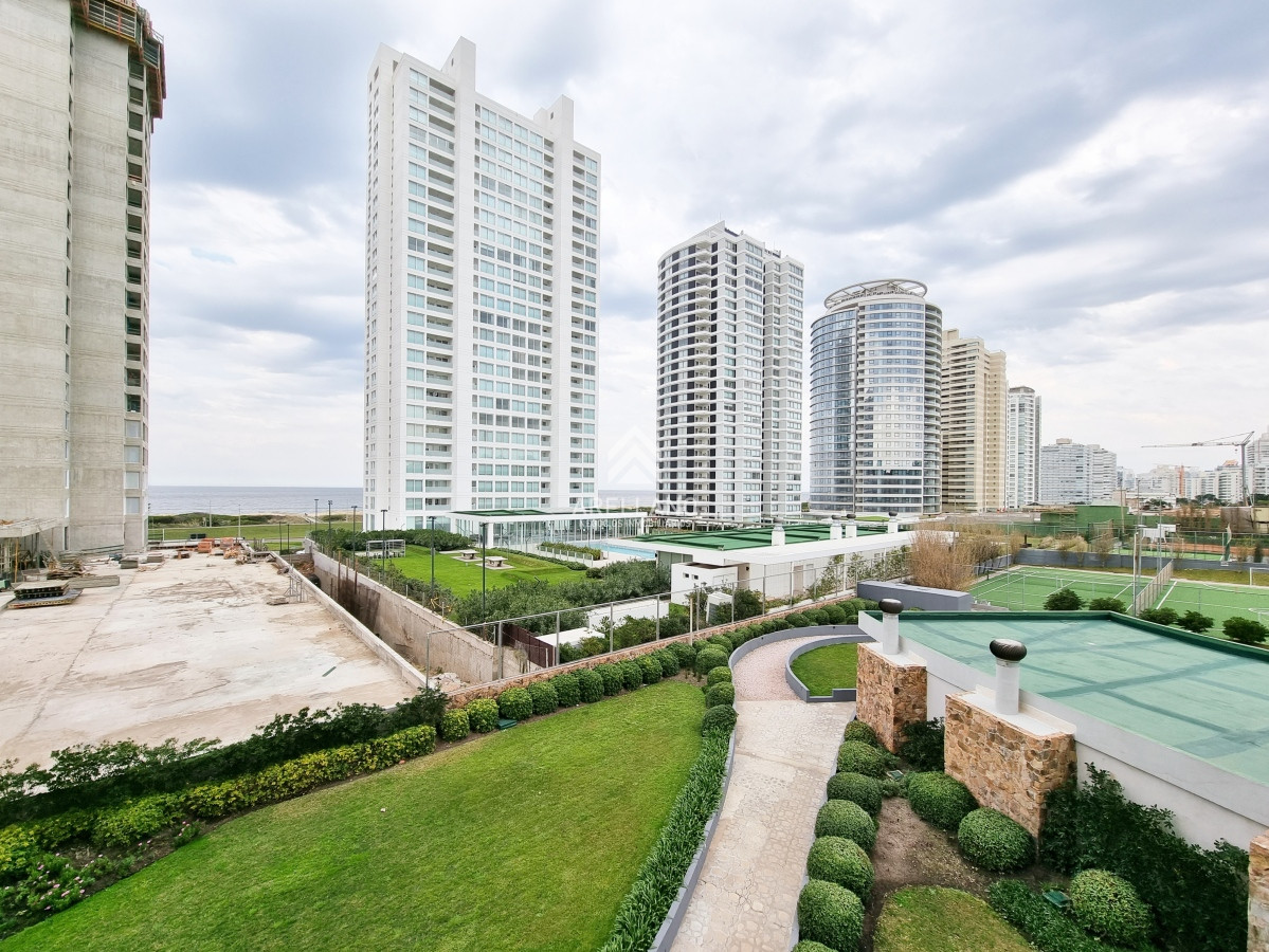 Apartamento ID.5599 - Venta Apartamento piso bajo en Look Brava! 3 dormitorios + dependencia, calefaccion.