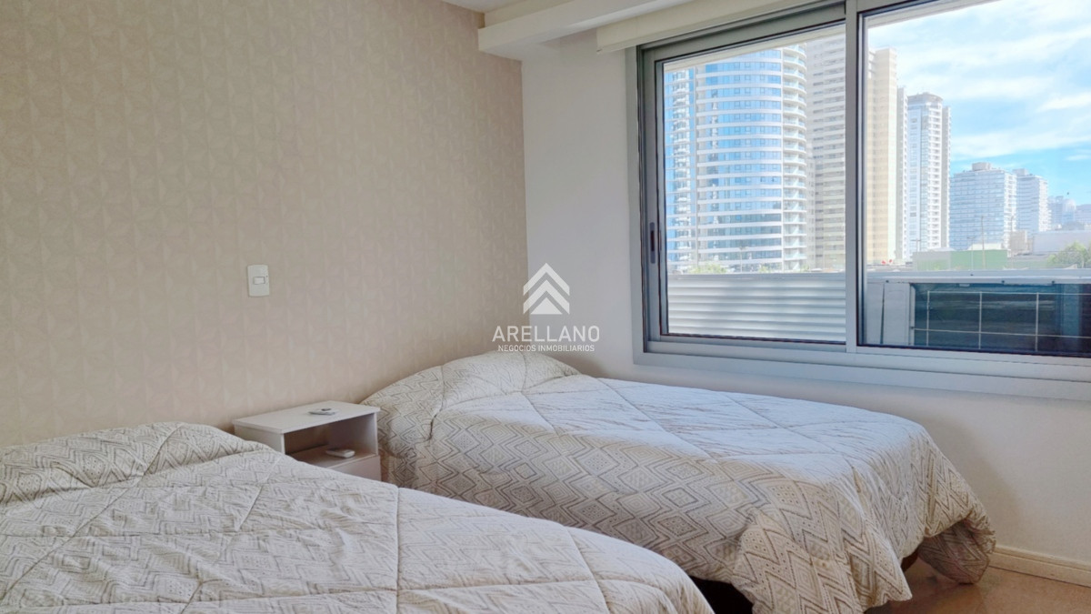 Apartamento ID.5599 - Venta Apartamento piso bajo en Look Brava! 3 dormitorios + dependencia, calefaccion.