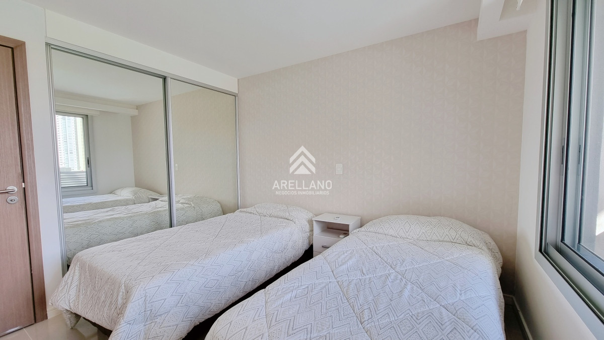 Apartamento ID.5599 - Venta Apartamento piso bajo en Look Brava! 3 dormitorios + dependencia, calefaccion.