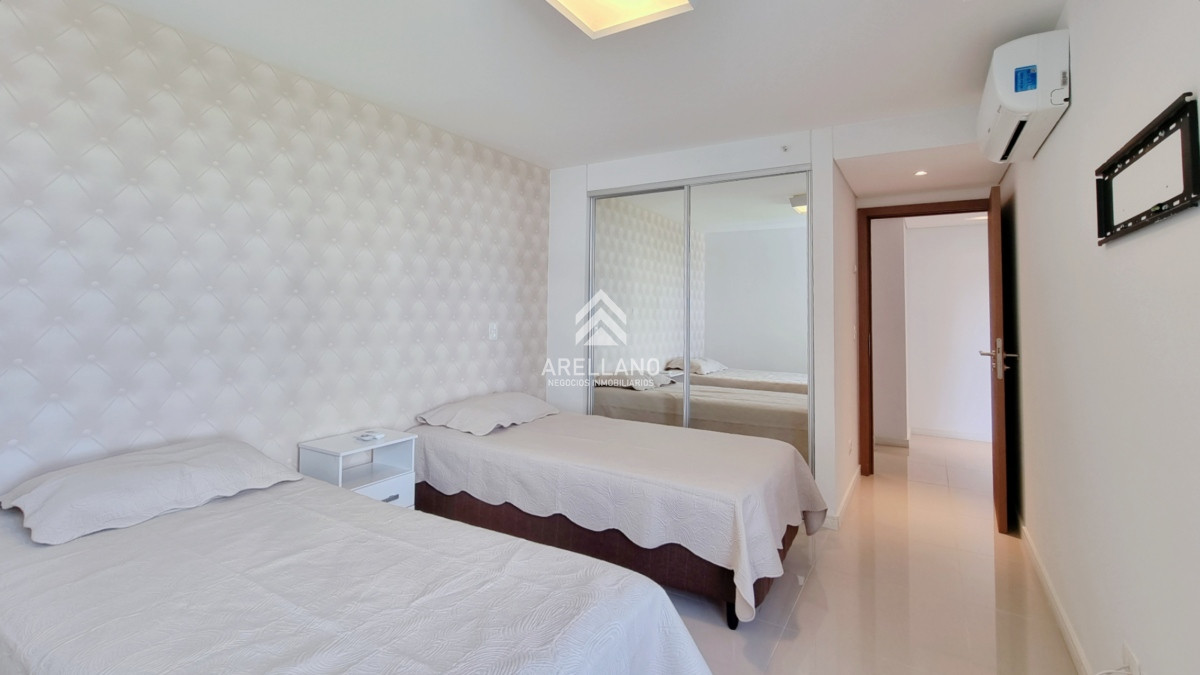 Apartamento ID.5599 - Venta Apartamento piso bajo en Look Brava! 3 dormitorios + dependencia, calefaccion.