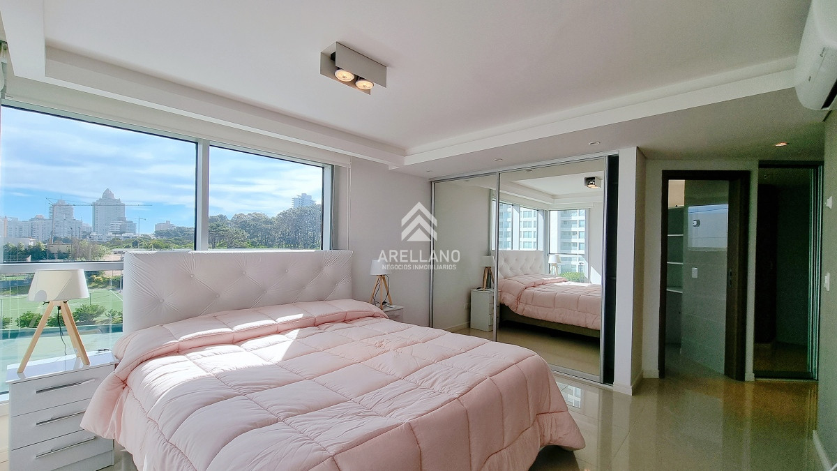 Apartamento ID.5599 - Venta Apartamento piso bajo en Look Brava! 3 dormitorios + dependencia, calefaccion.