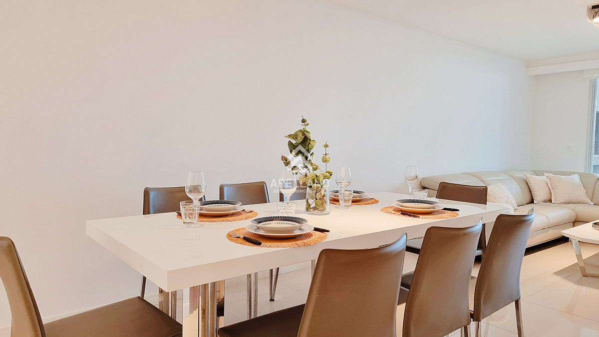 Apartamento ID.5599 - Venta Apartamento piso bajo en Look Brava! 3 dormitorios + dependencia, calefaccion.