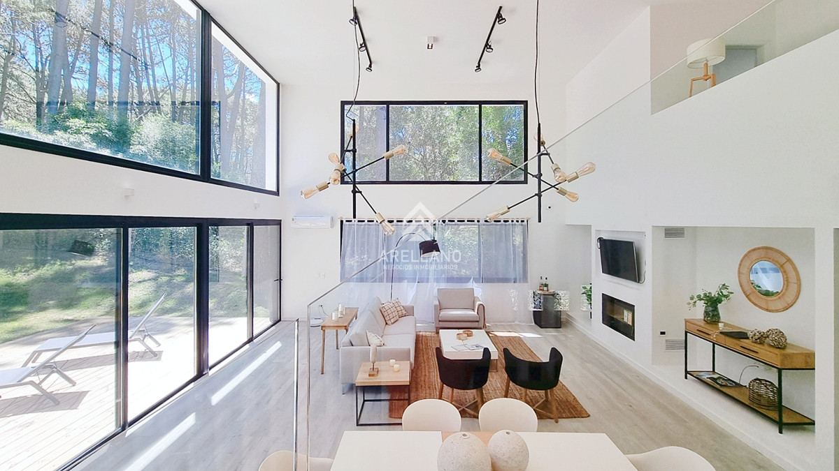 Casa ID.5878 - Casa a Estrenar en Barrio Privado. 4 Suites, Piscina climatizada, losa radiante.