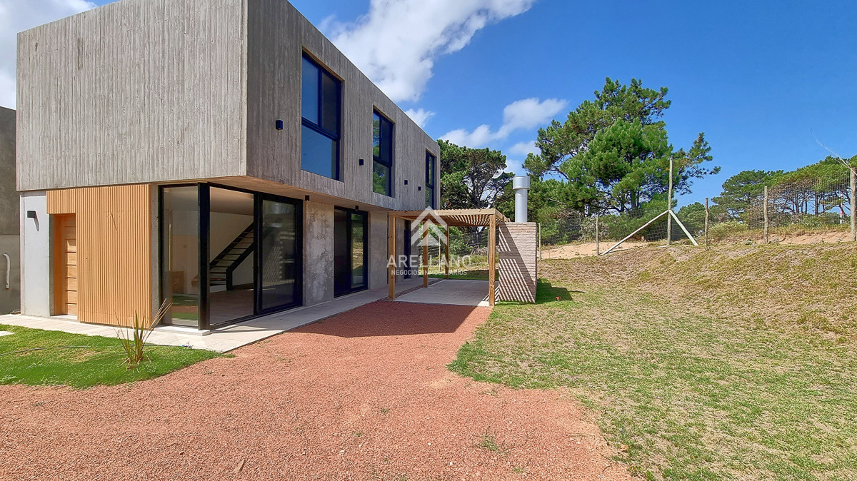 Casa ID.4485 - A estrenar en barrio cerrado 3 dormitorios, 3 baños