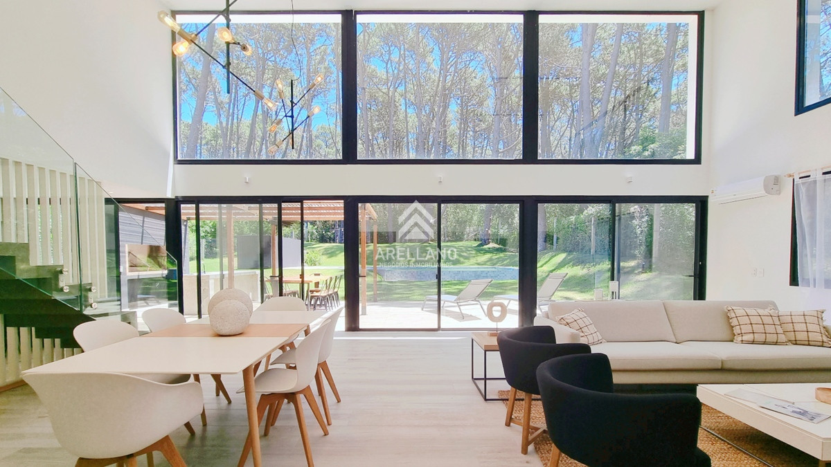 Casa ID.5878 - Casa a Estrenar en Barrio Privado. 4 Suites, Piscina climatizada, losa radiante.