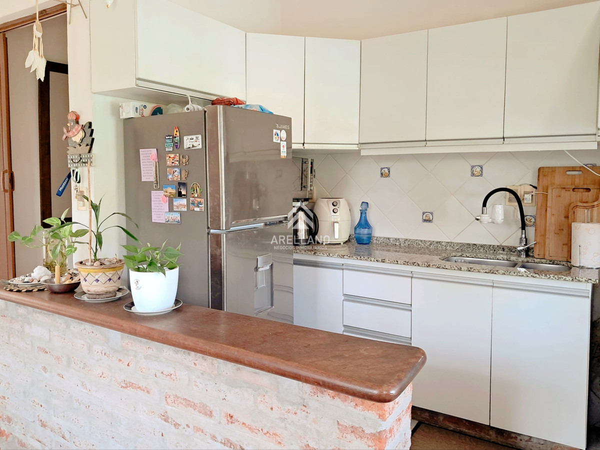 Casa ID.5267 - Casa tradicional en Lausana, 4 dormitorios, gran piscina, barbacoa cerrada, garage y estacionamiento.