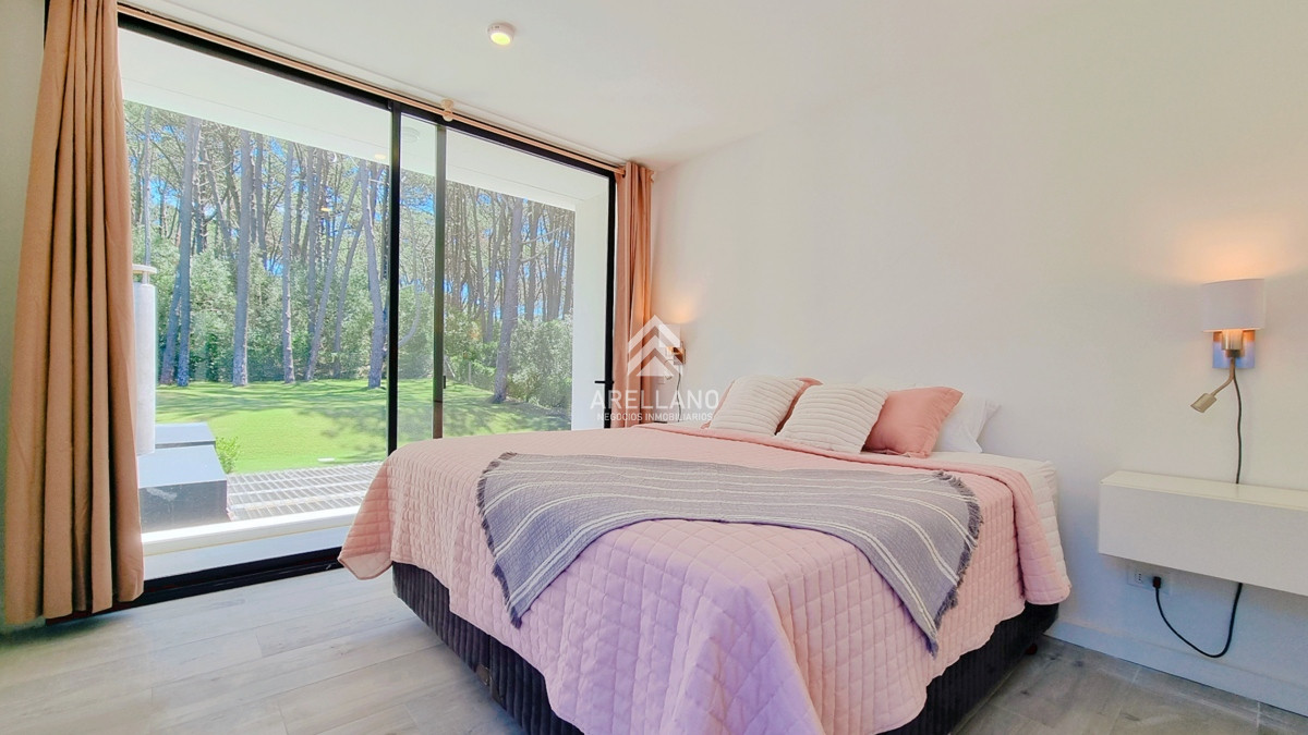 Casa ID.5878 - Casa a Estrenar en Barrio Privado. 4 Suites, Piscina climatizada, losa radiante.