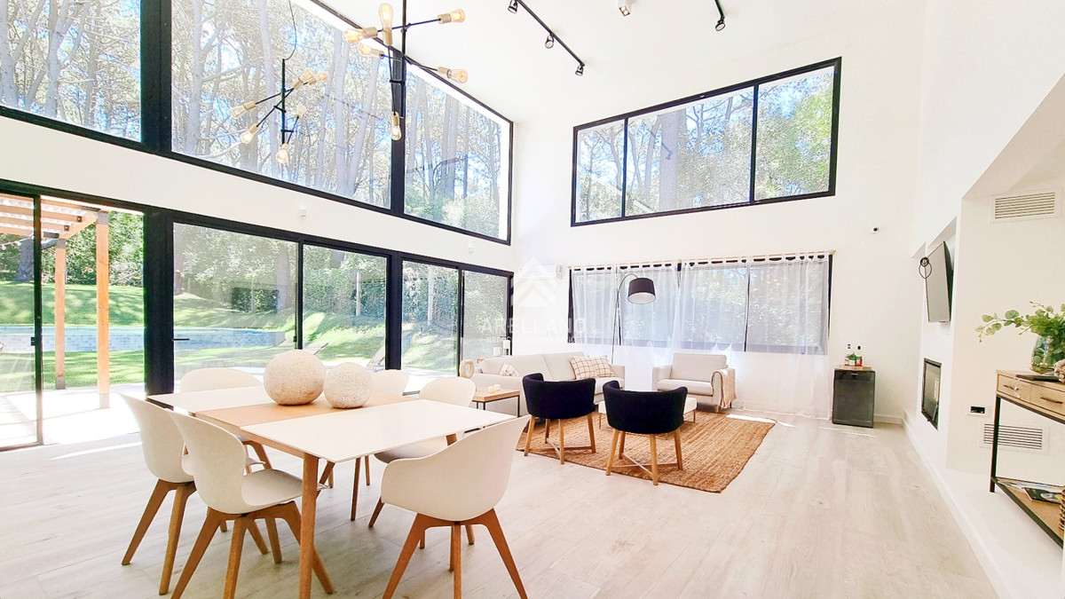 Casa ID.5878 - Casa a Estrenar en Barrio Privado. 4 Suites, Piscina climatizada, losa radiante.