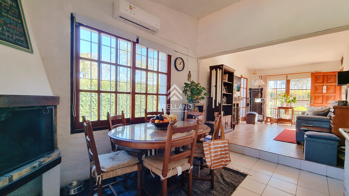 Casa ID.5267 - Casa tradicional en Lausana, 4 dormitorios, gran piscina, barbacoa cerrada, garage y estacionamiento.