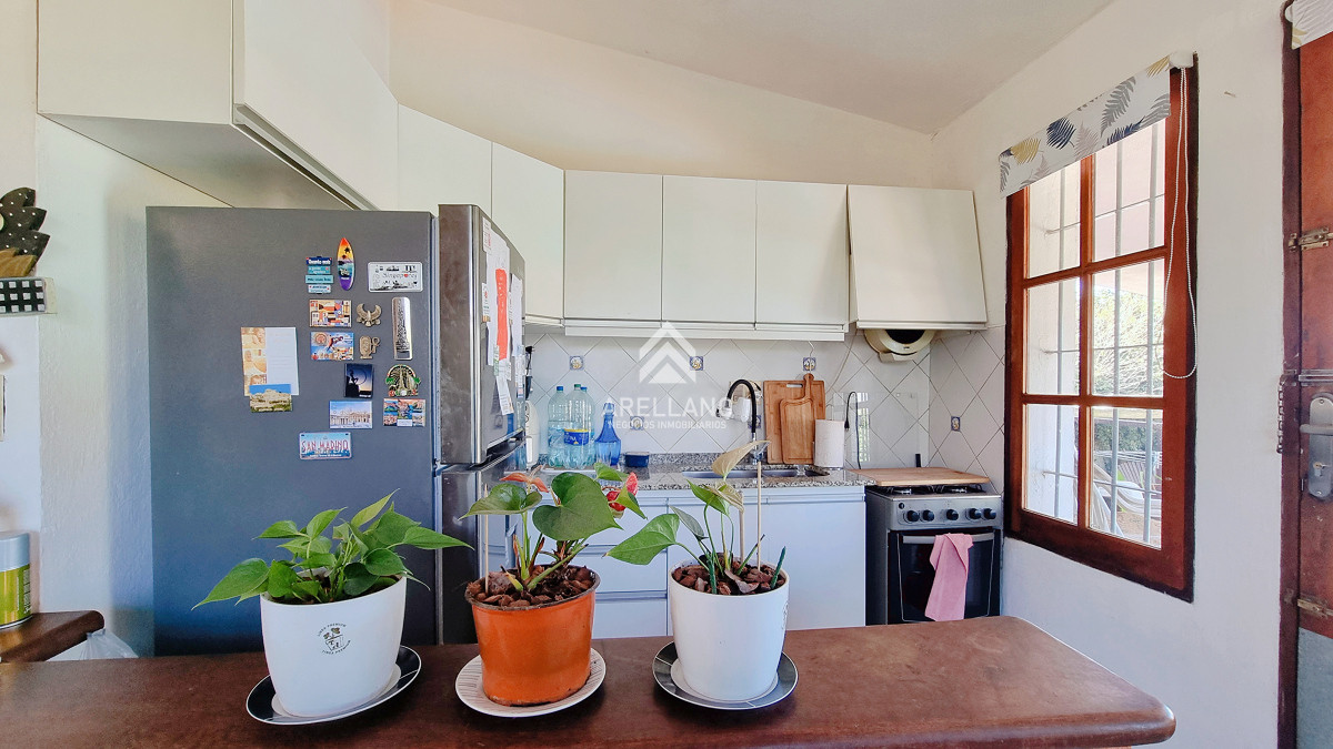 Casa ID.5267 - Casa tradicional en Lausana, 4 dormitorios, gran piscina, barbacoa cerrada, garage y estacionamiento.