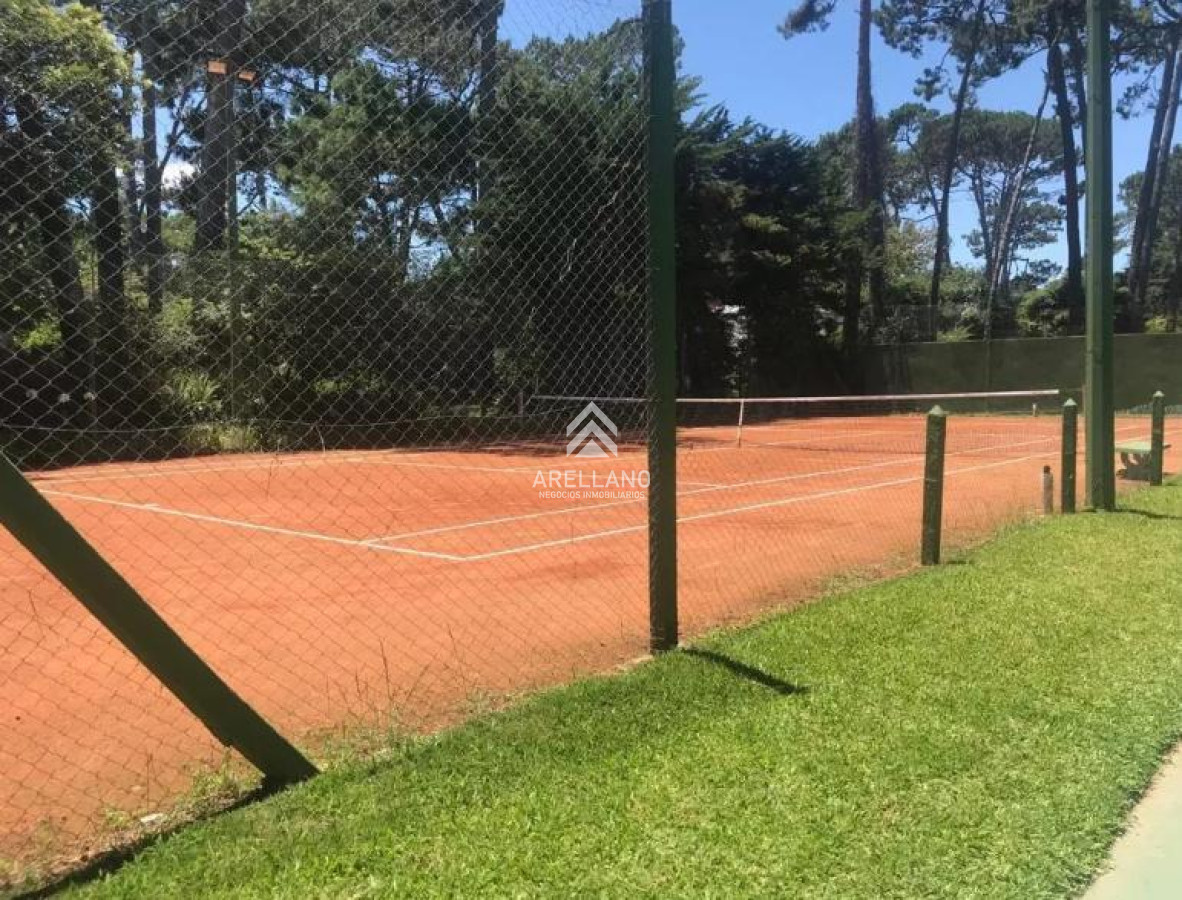 Apartamento ID.4757 - Apartamento edificio bajo, 3 dormitorios, 2 baños, balcon con parrillero