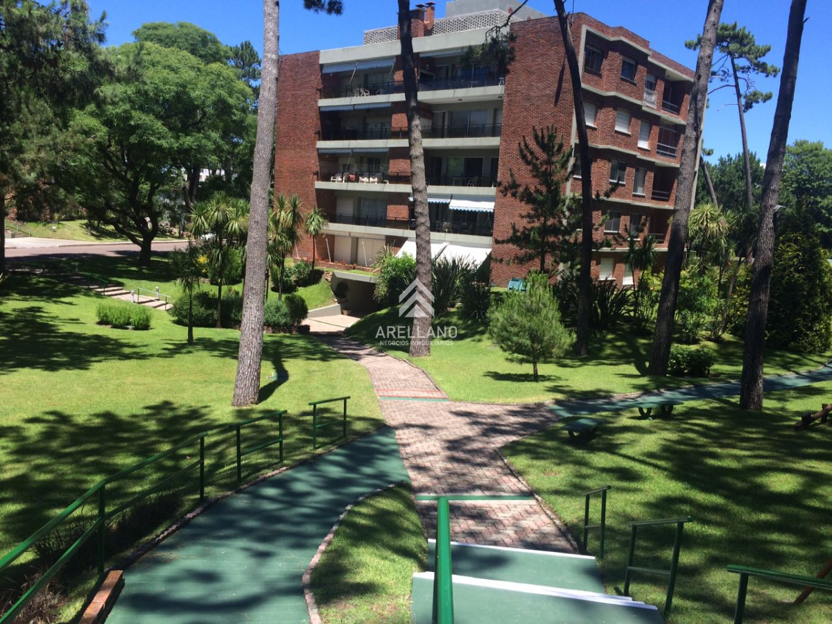Apartamento ID.4757 - Apartamento edificio bajo, 3 dormitorios, 2 baños, balcon con parrillero
