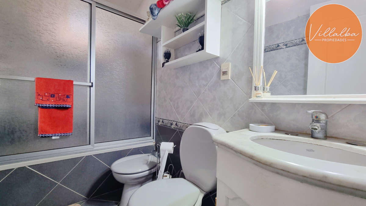 Apartamento ID.3673 - Casa tradicional en Lausana, 4 dormitorios, gran piscina, barbacoa cerrada, garage y estacionamiento.