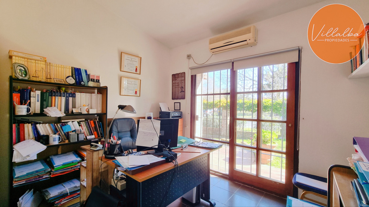 Apartamento ID.3673 - Casa tradicional en Lausana, 4 dormitorios, gran piscina, barbacoa cerrada, garage y estacionamiento.