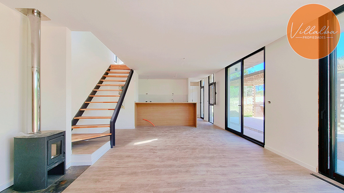 Casa ID.3000 - Casa a estrenar en barrio Privado. 3 dormitorios, 3 baños, calefacción