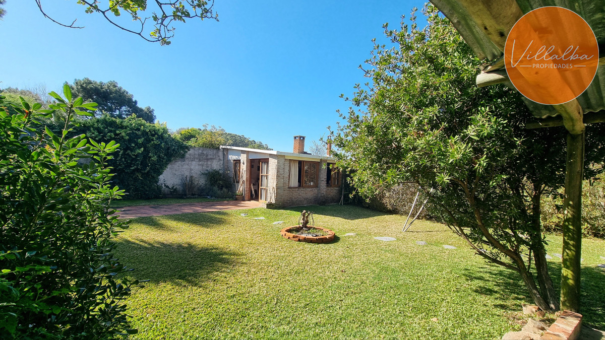 Apartamento ID.3673 - Casa tradicional en Lausana, 4 dormitorios, gran piscina, barbacoa cerrada, garage y estacionamiento.
