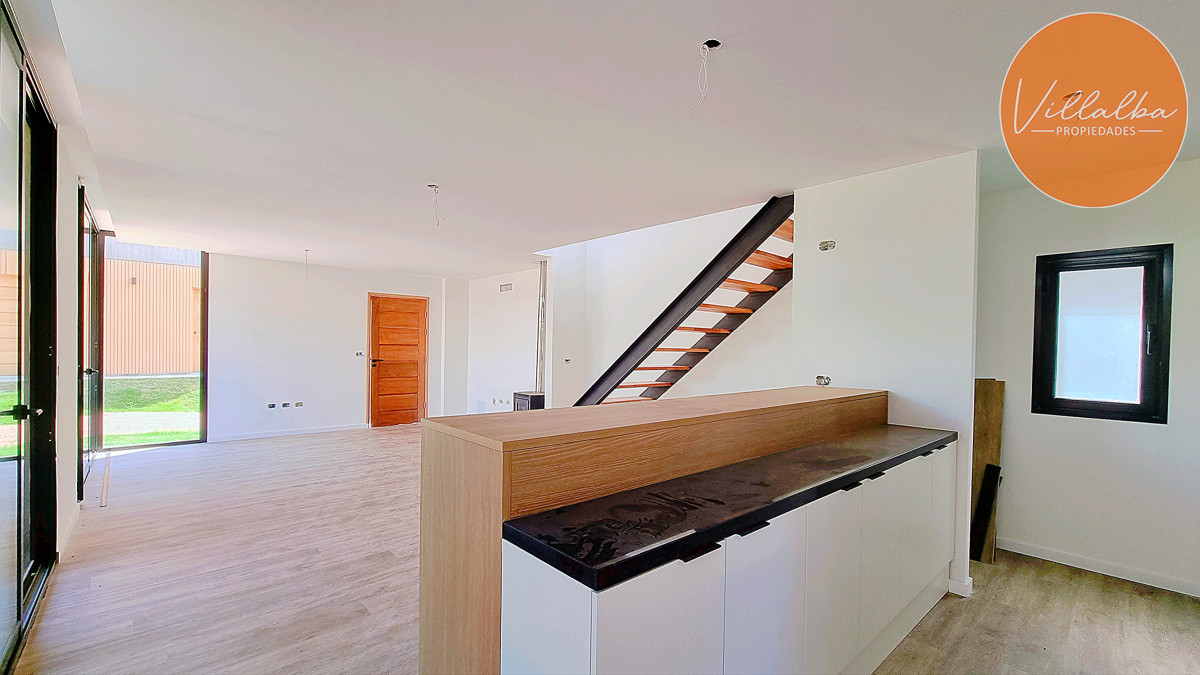 Casa ID.3000 - Casa a estrenar en barrio Privado. 3 dormitorios, 3 baños, calefacción